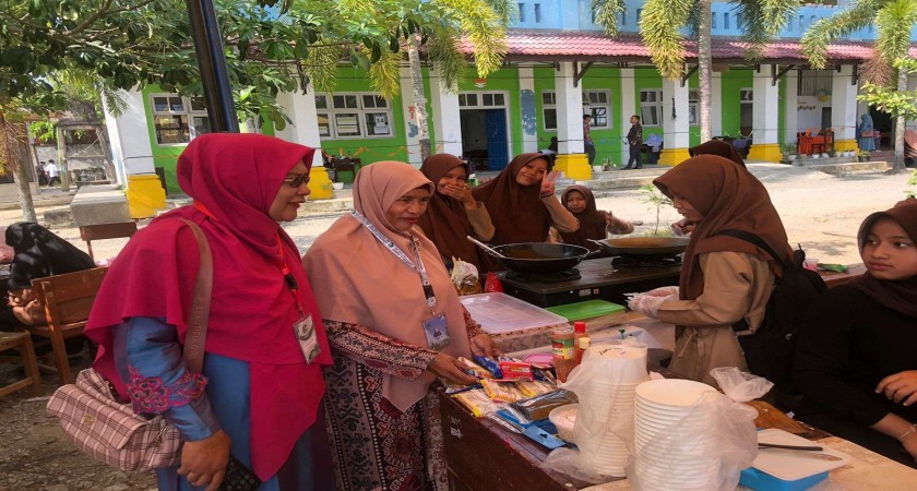MAN 1 Aceh Barat Gelar Bazar Kewirausahaan dan Kompetisi Se Aceh