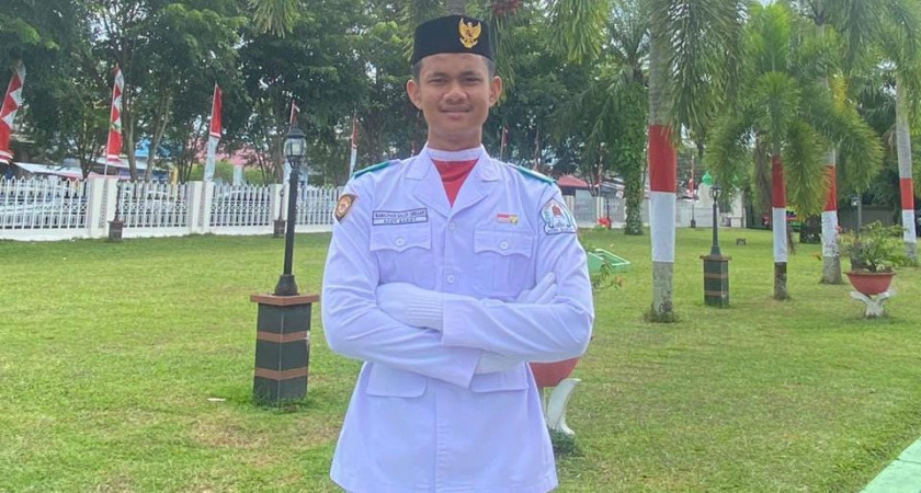 Ramadhan Saleh Siregar, sang Penggerek Bendera dari  Man 1 Aceh Barat.